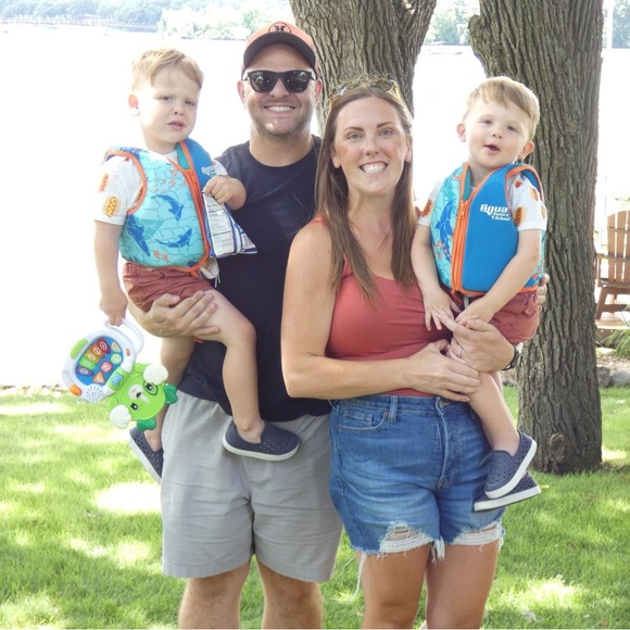 Meet your Posher, Mary beth - Picture 2 of 2